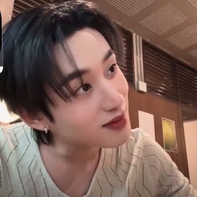 vloveswe's profile picture