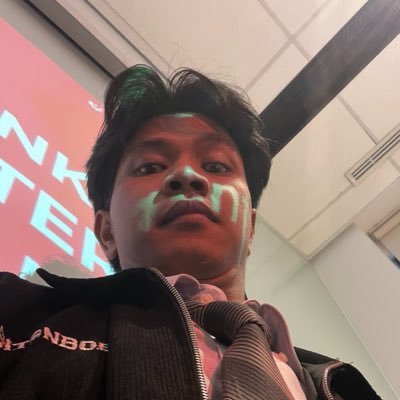mom come pick me up, i’m scared.'s profile picture