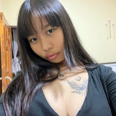 พวกเธอรู้ดีว่าฉันใคร🔞's profile picture