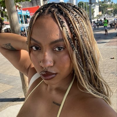 floraevli's profile picture