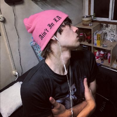 robin ☭'s profile picture