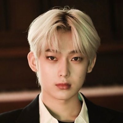 van ⁶⟡'s profile picture