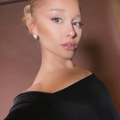 b. ⚢︎ ⋆⭒˚.⋆'s profile picture