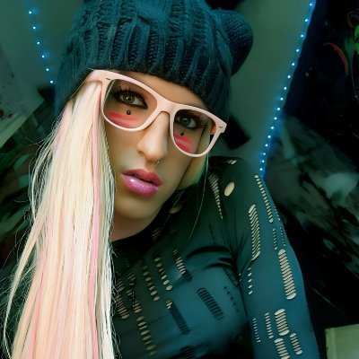 TheEmoBratMara's profile picture