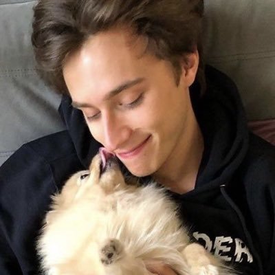 j 🏹's profile picture