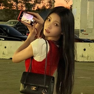 illieseom's profile picture