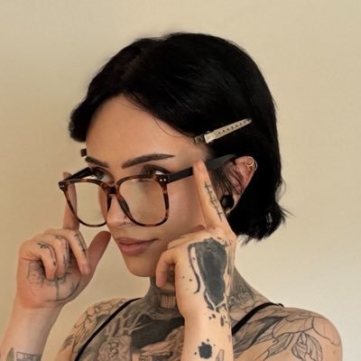 Rose 🖤's profile picture