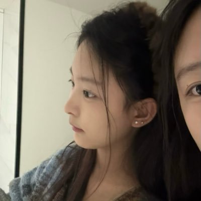 困's profile picture