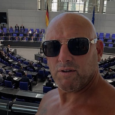 elchapodubai's profile picture