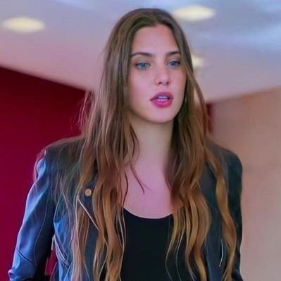 Val // Fina's profile picture