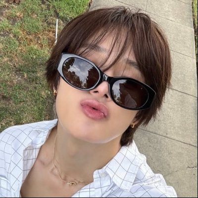 mira's profile picture