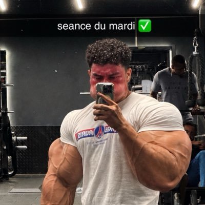 aro 🇨🇷's profile picture