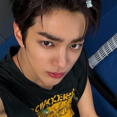 WAIT BENTAR HUHU BENTAR YA😭's profile picture