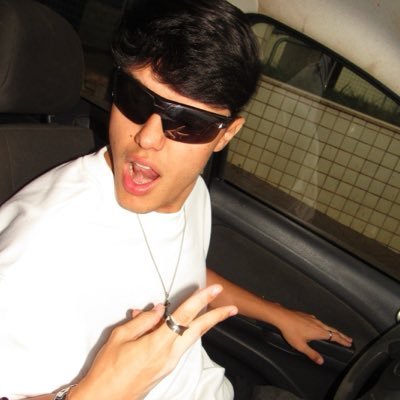 thurzou's profile picture