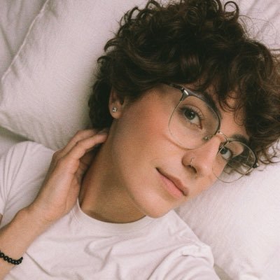 NeonStarVyx's profile picture