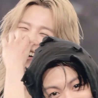 ze?!?!⁷'s profile picture