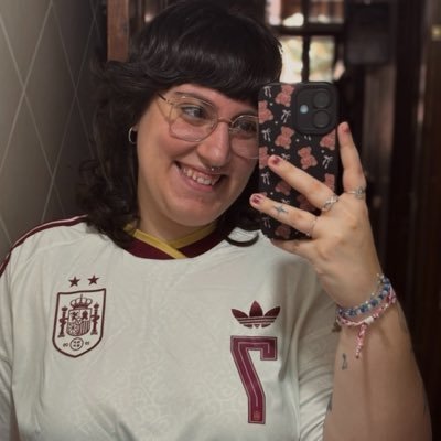 L O R E N A's profile picture