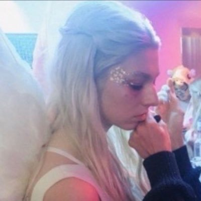 ٰ's profile picture