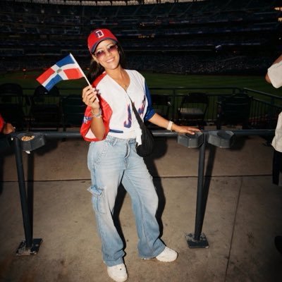 NaomyTV's profile picture