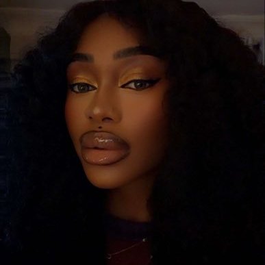 Chyna ၄၃'s profile picture