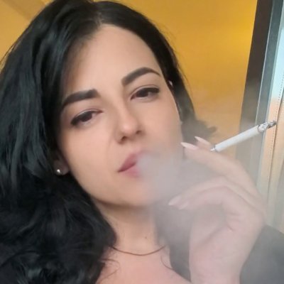 Myra_smoking's profile picture