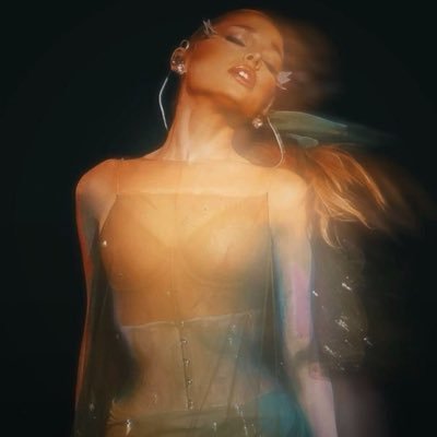 Stylistic Swiftie | Saw Ari's profile picture