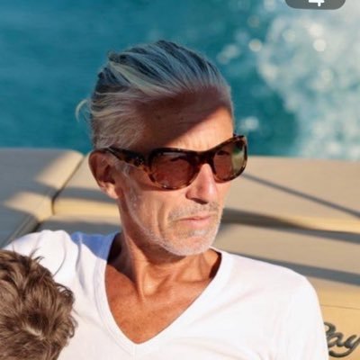 artyshowboy's profile picture