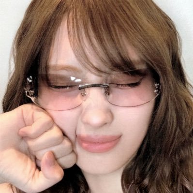 momonster saw aespalooza 🍋's profile picture