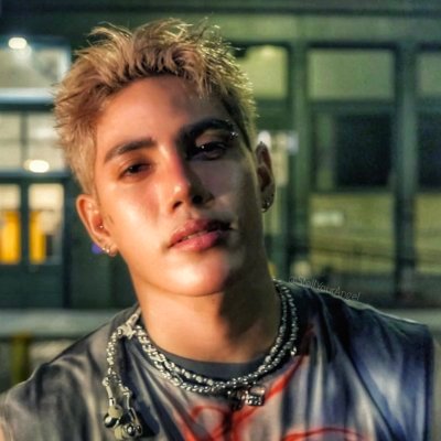 Stellar ANGEL 🍓🩸🌻💙✨️'s profile picture