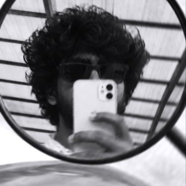 V's profile picture