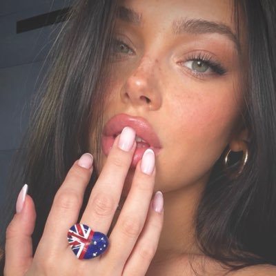 ༒︎ 𝐋iv 𖤐 ♡∘*✧'s profile picture