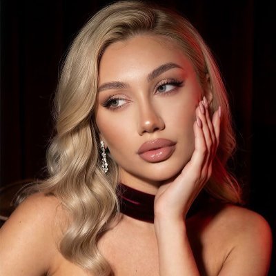 TheQueenRosa's profile picture