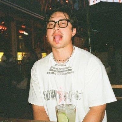 milo 🚬's profile picture