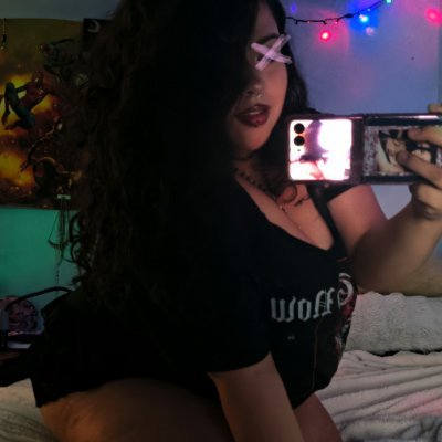 urcreepyygf's profile picture