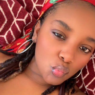 7💜-army☺️'s profile picture
