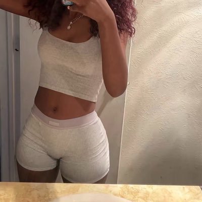 chaneldollzy's profile picture