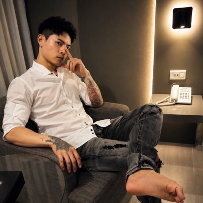 ⚡極白郎 ⚡少主 (Young Lord) Bisexual | Actor|斯文霸道 | 星際種子's profile picture