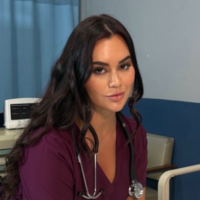 Nurse Jade 👩🏻⚕️'s profile picture