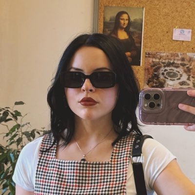 Oh, Crystal Bella🔮🌊🌙's profile picture
