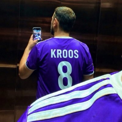 K R O O S's profile picture