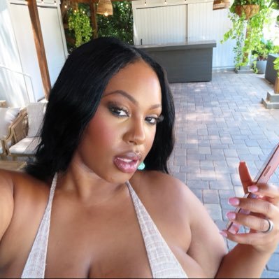 sweetest's profile picture