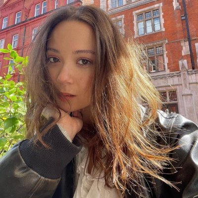 thaís ✩'s profile picture