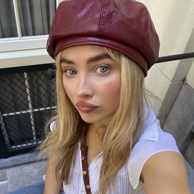 ⋆⭒˚.⋆'s profile picture