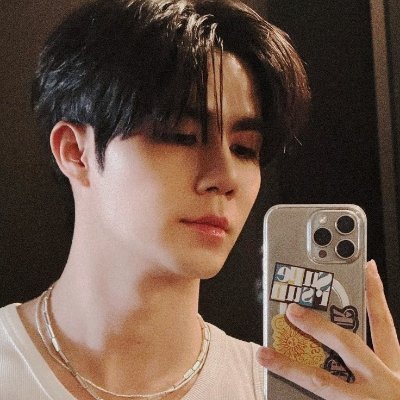 ૮αʍઽ | HUGELHEE 💚🩷's profile picture