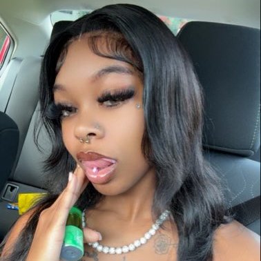theyyluvessence's profile picture