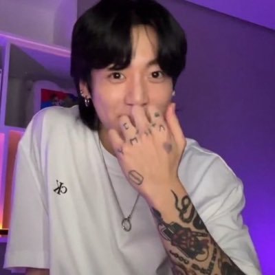 emily⁷ misses bts's profile picture