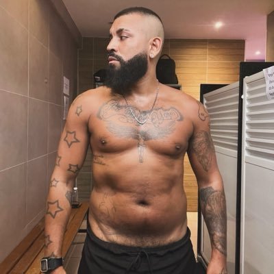 RubroNegroVers's profile picture