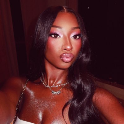 ☆ 🦌🍸🪽🦋 ☆'s profile picture