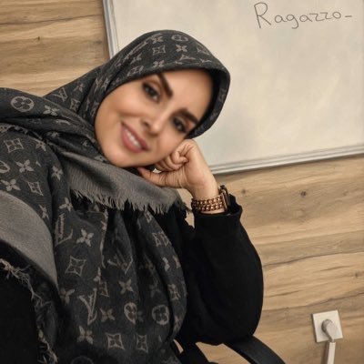 نیلوفرِ قرمز's profile picture
