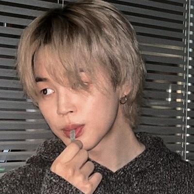Jimin eyes🪞ᴹᵘˢᵉ's profile picture